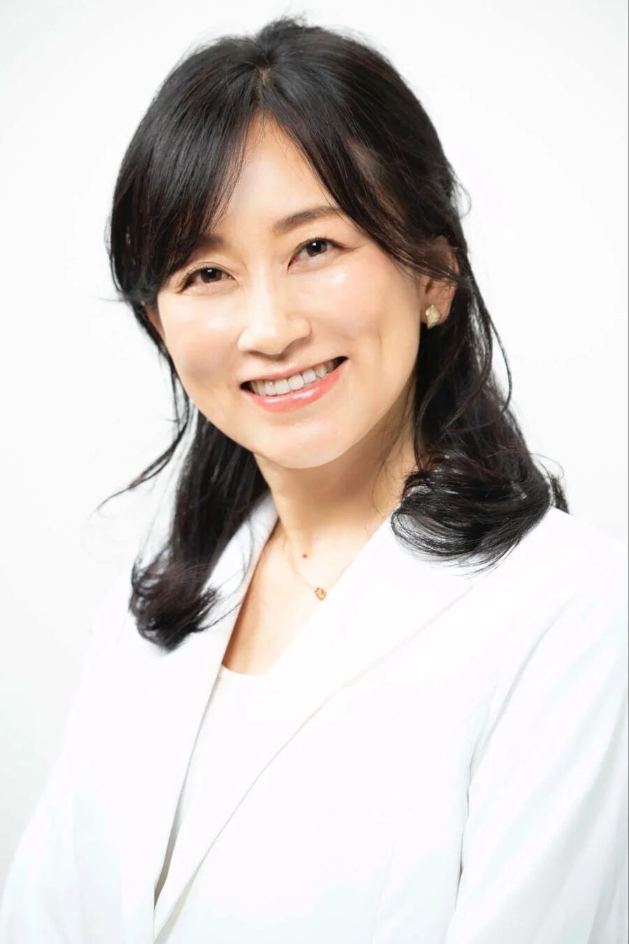 眞鍋てるみ院長のポートレート