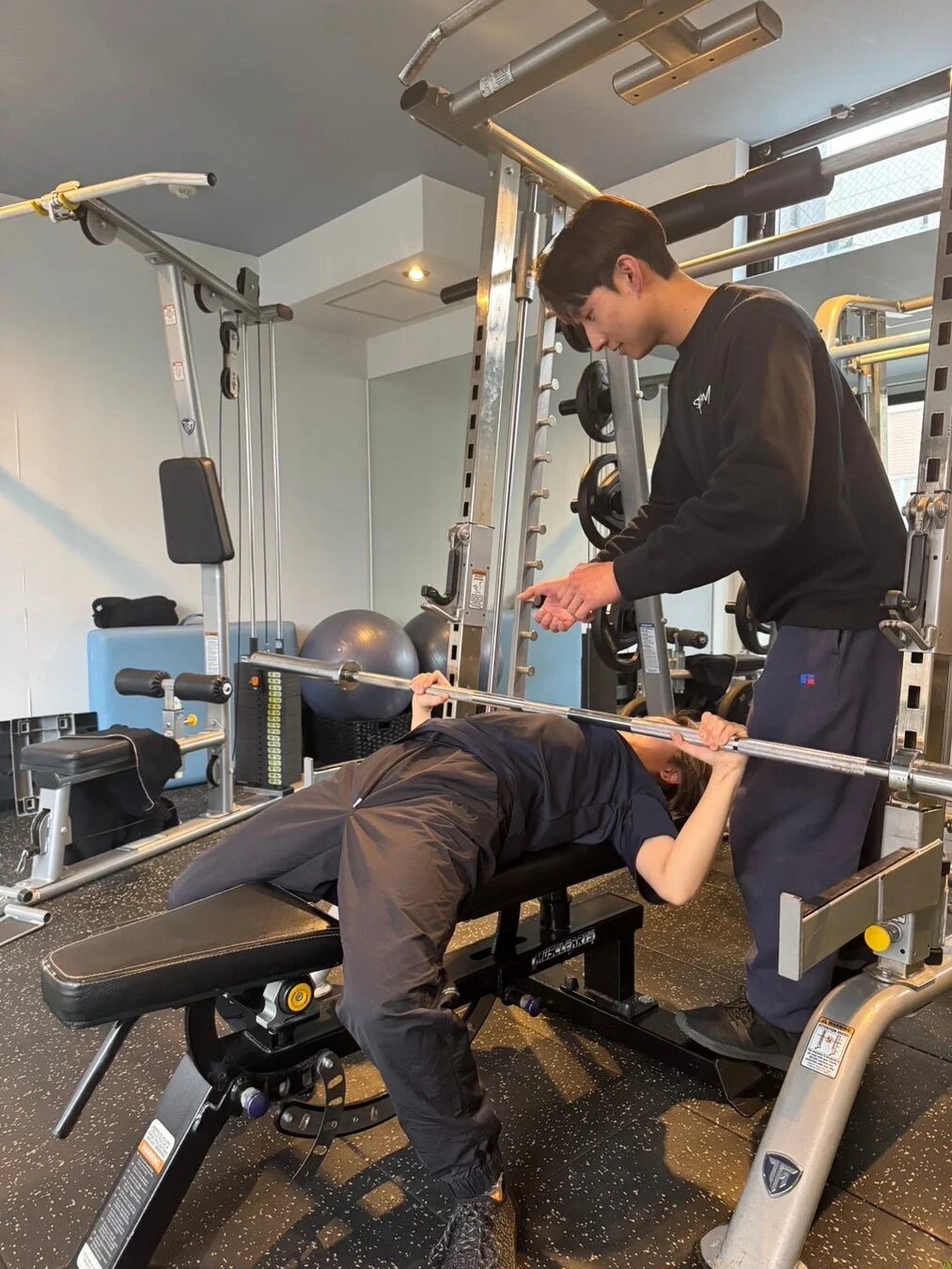 トレーニング中の男性