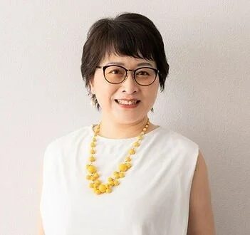 梅津順江所長の顔写真