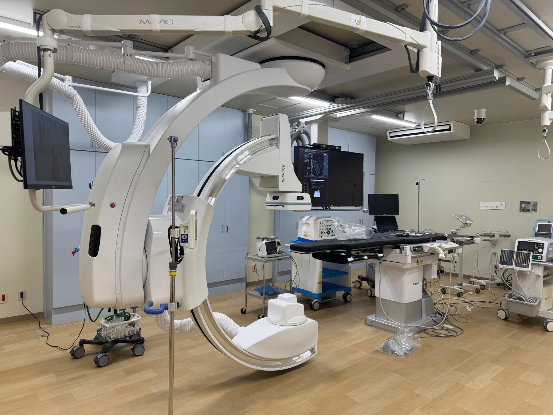 Canon Alphenix 血管造影装置