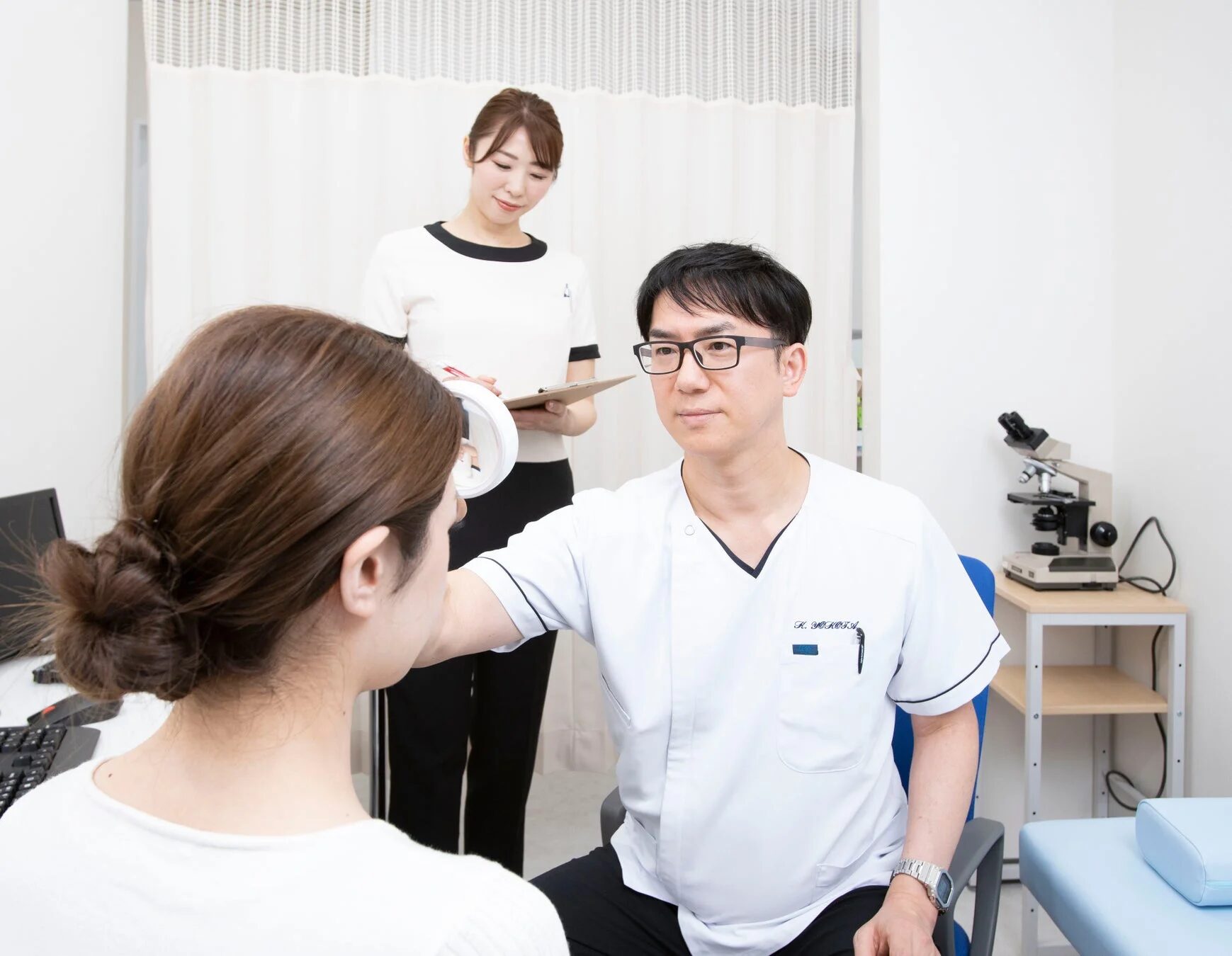 医師による診察風景